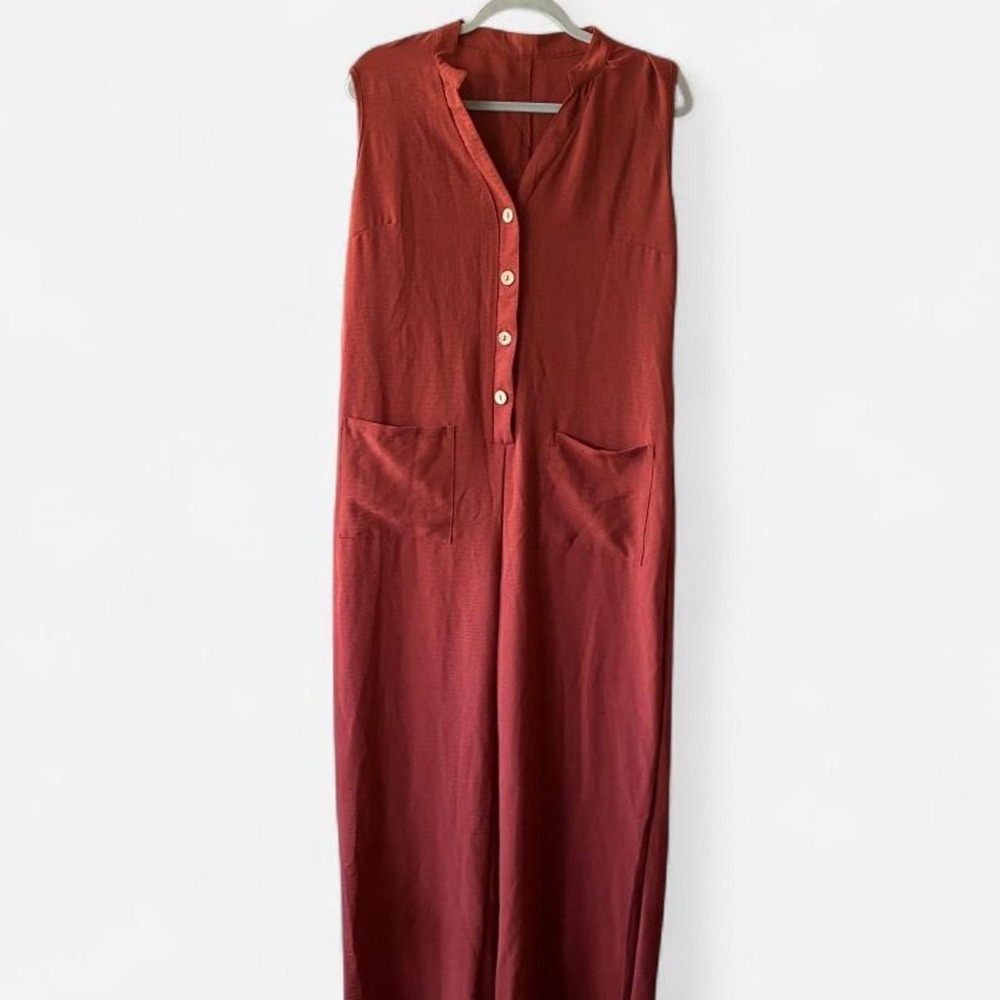 SHEIN rust terracotta jumpsuit with pockets & wooden button up front. Size M